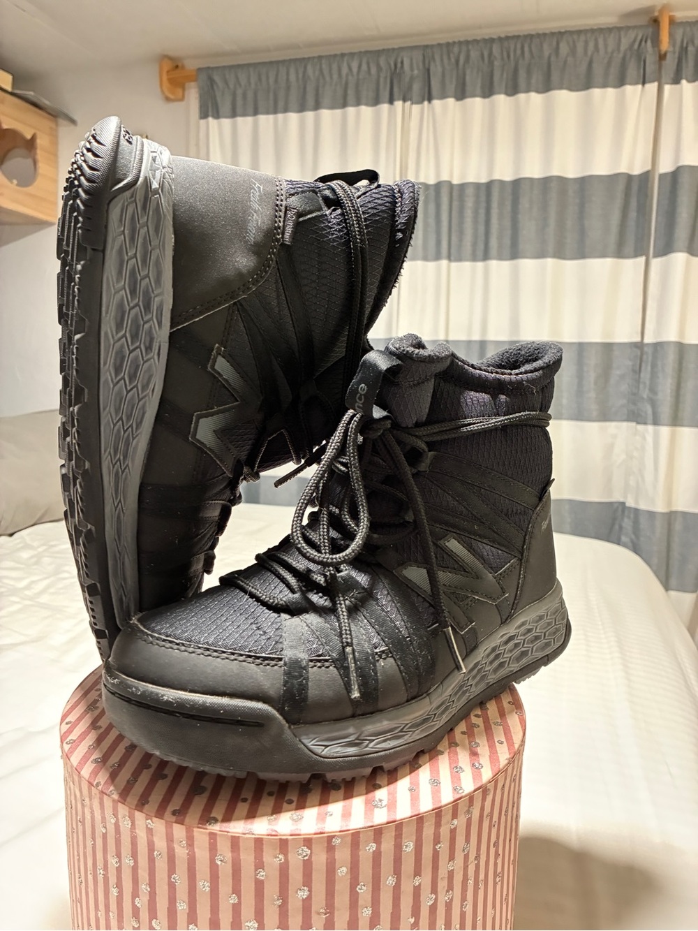 Men's Black High-Top Lace-Up Athletic Boots